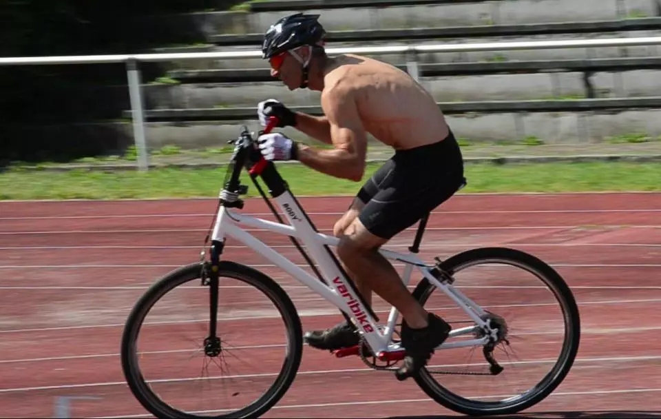 On the F3 model, the arm cranks can be used in “Synchron Style,” in which they stay side-by-side to produce a sort of rowing motion