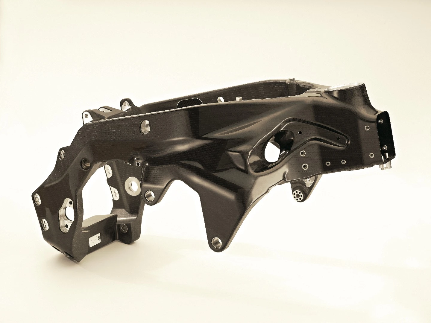 The HP4 Race features an all carbon body that weighs just 7.8 kilograms (17 lb)