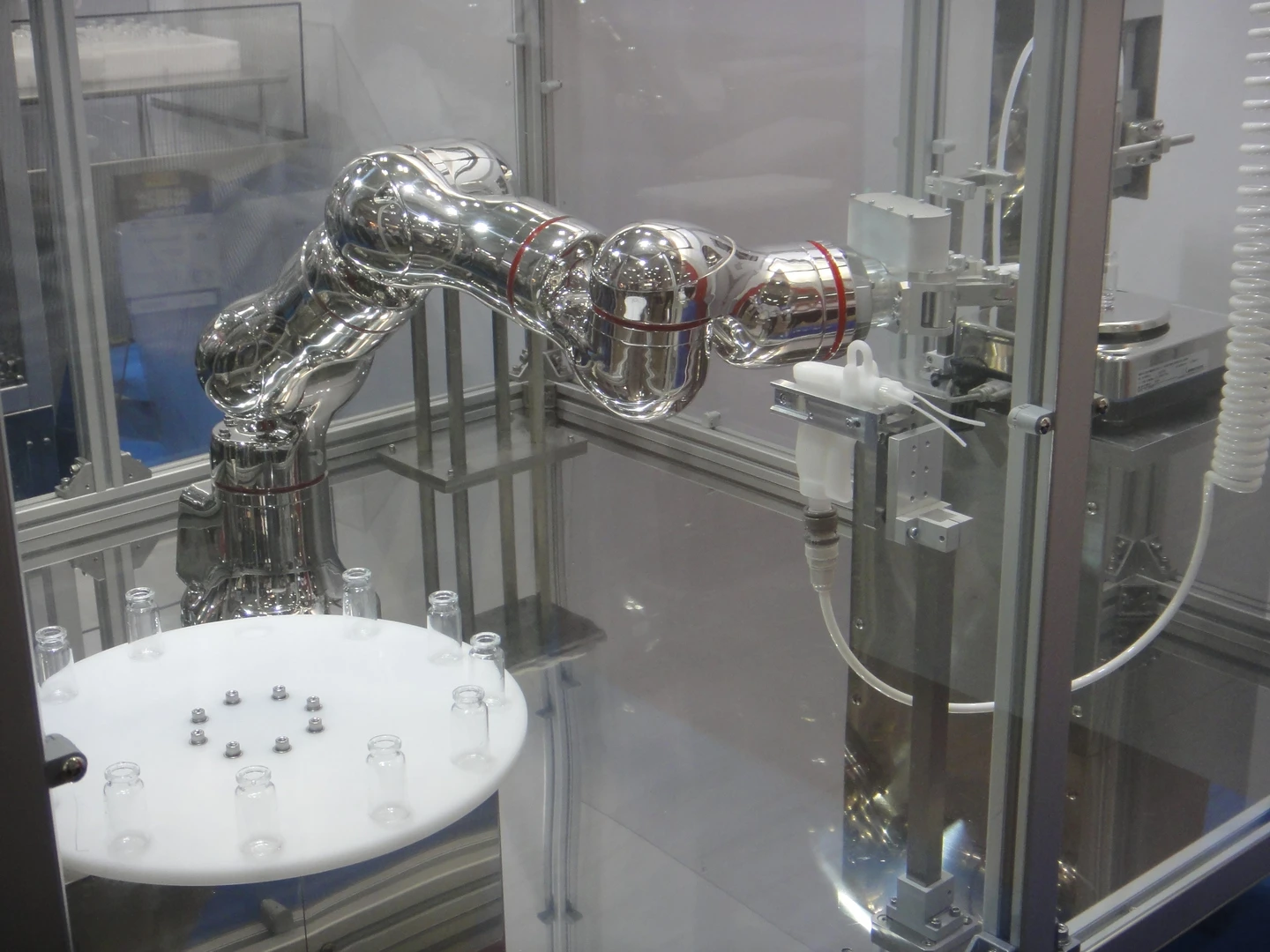 Kawasaki Heavy Industries' MSR05 arm at Interphex Japan