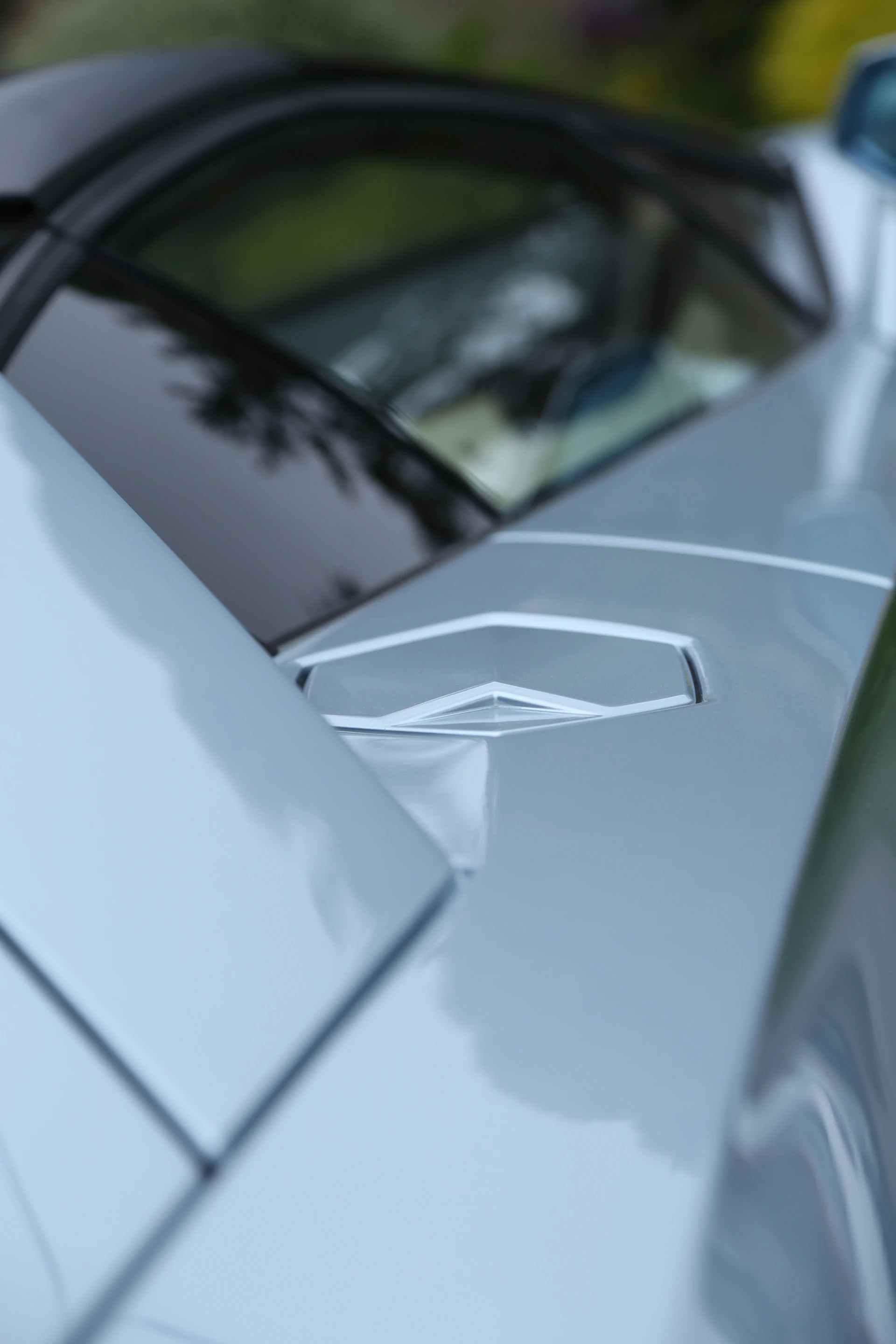At US$448,000 the Aventador (US$485,000 Roadster) is anything but affordable, but in the context of supercars it just might be (Photo: Angus MacKenzie/Gizmag.com)