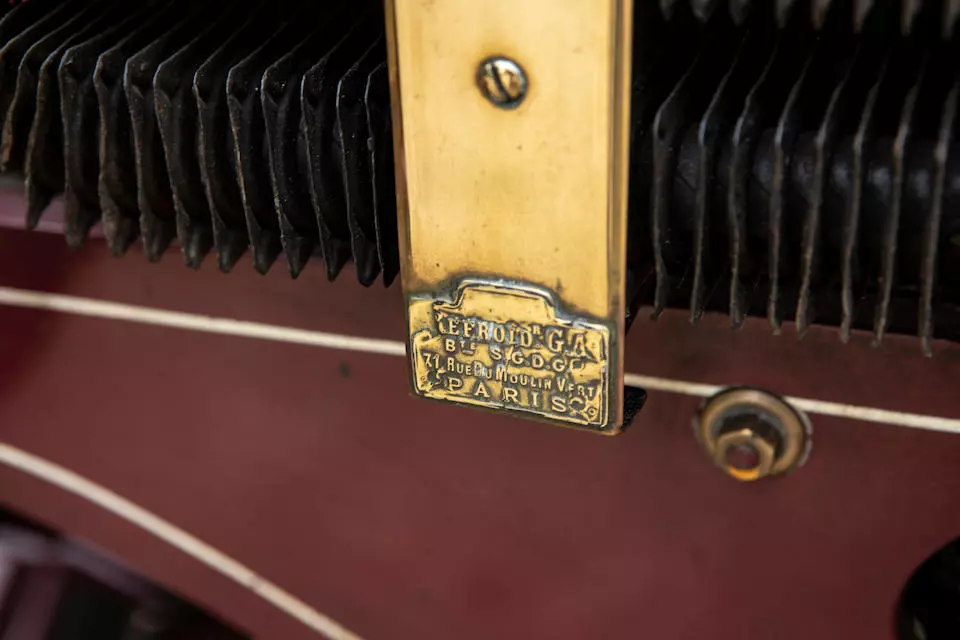 The Panhard 1901 7hp was built in Paris