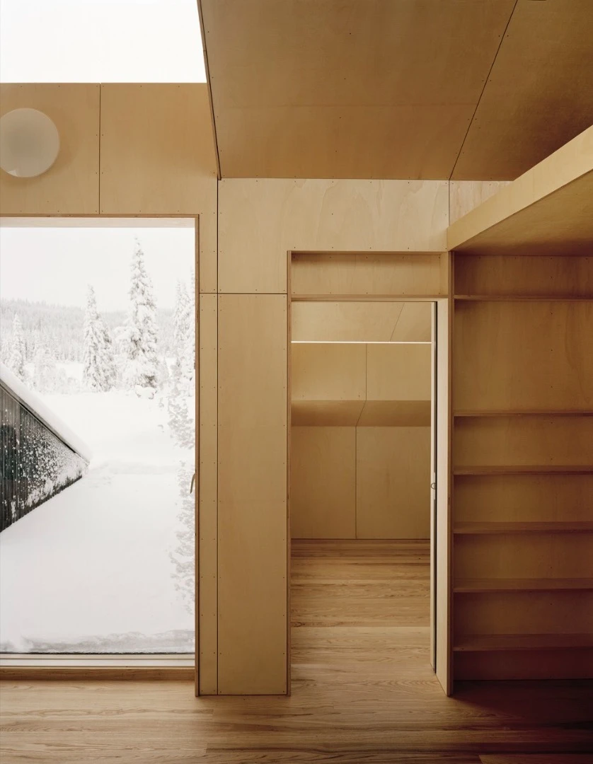 Inside, Cabin Vindheim is finished in waxed poplar veneer and there's a total of 55 sq m (592 sq ft) available