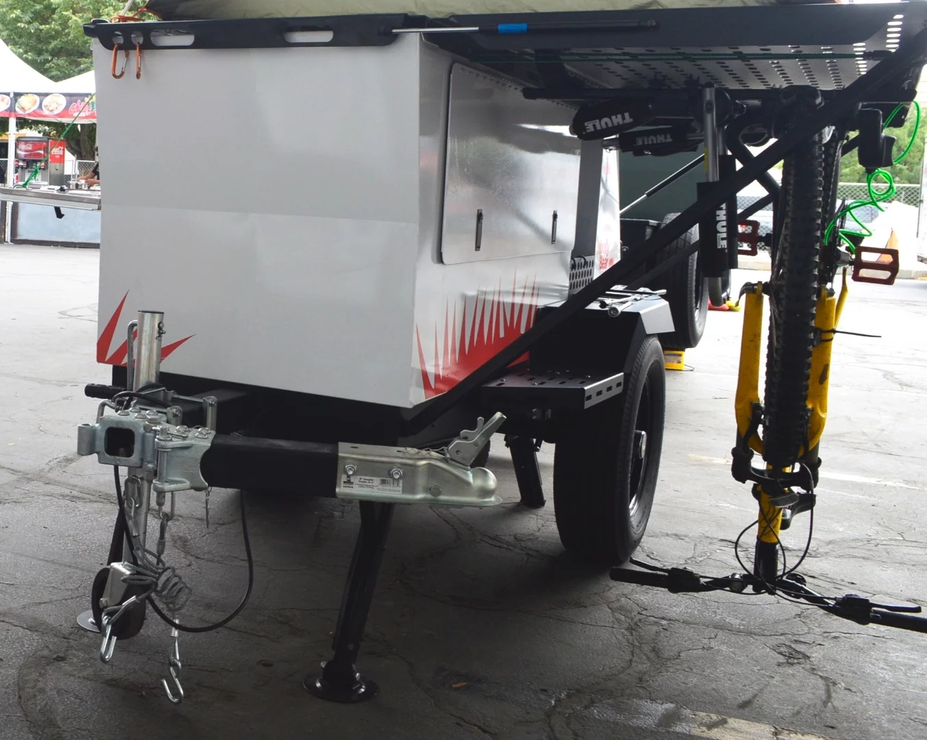 A look at the support structure of the folding portion of the upper deck