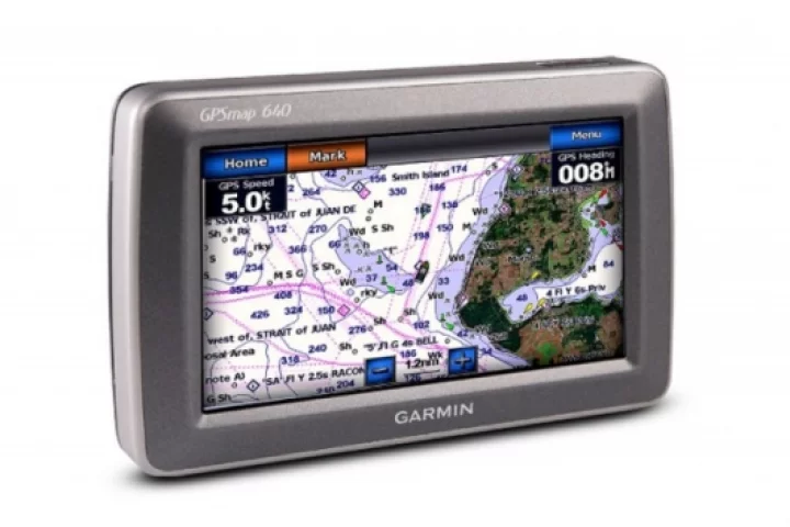 Garmin GPSMAP 640 all-in-one marine and automotive GPS