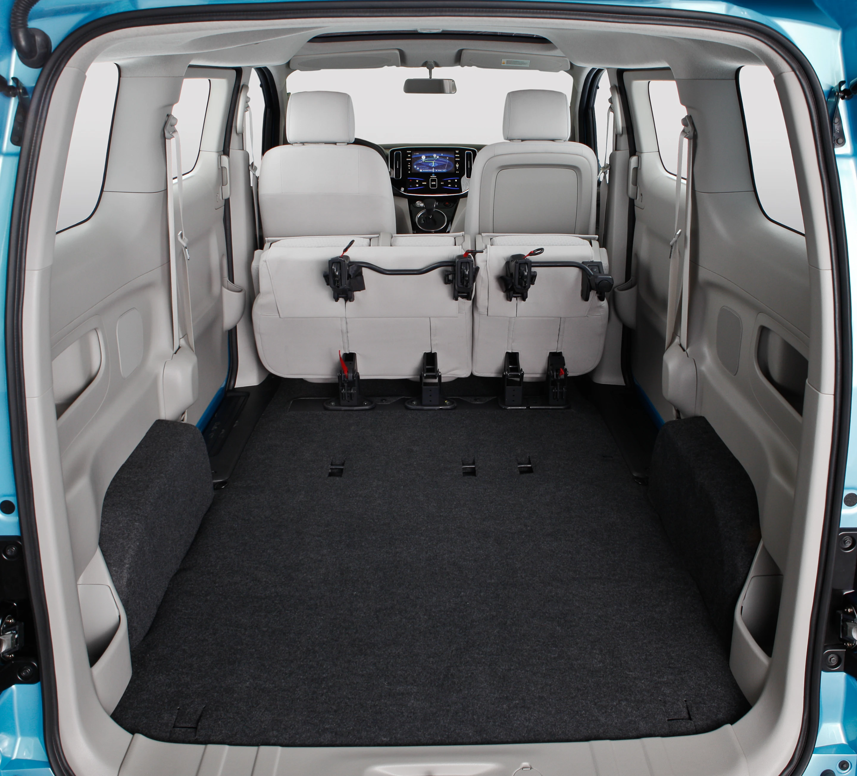 The e-NV200 has the same cargo capacity as the existing NV200