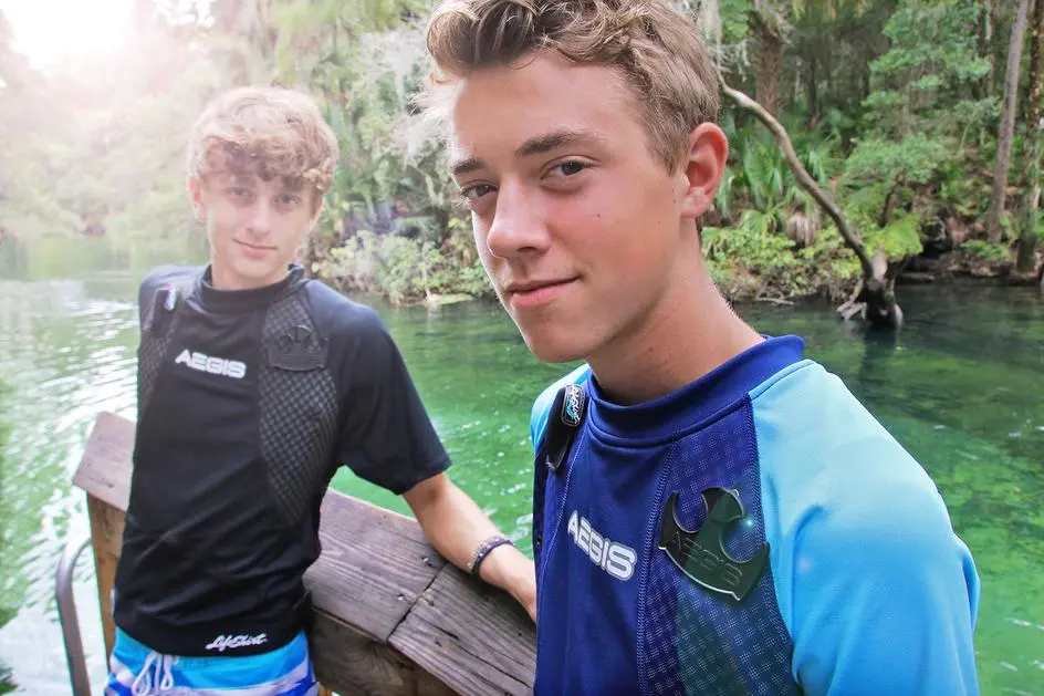 The Lifeshirt can operate automatically or with a tug of the shoulder pull