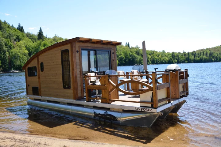 There are quite a few options available for Le Koroc, including fishing gear, an electric anchor, electric motor, barbecue, and a propane-powered heating system
