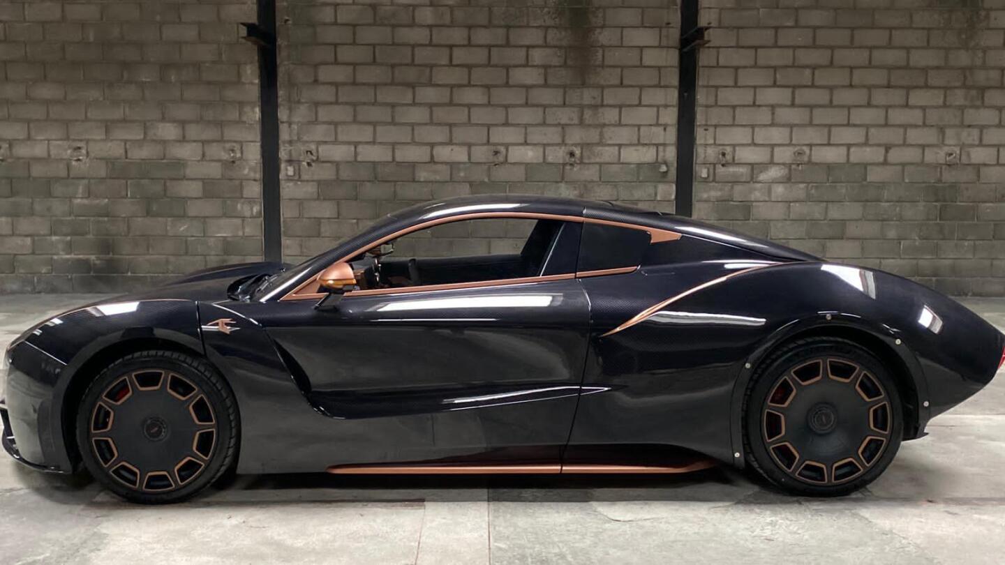 The Carmen Boulogne loses the covered rear wheels of the standard Carmen but still has plenty of big, bold curves