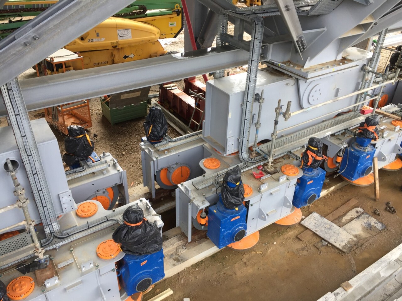 A bogie located under the mobile gantry