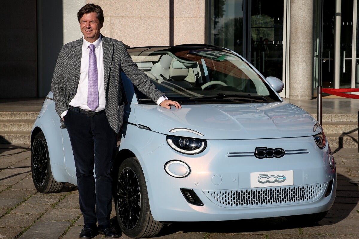 Brand president Olivier Francosis launches the all-electric Fiat 500 city car