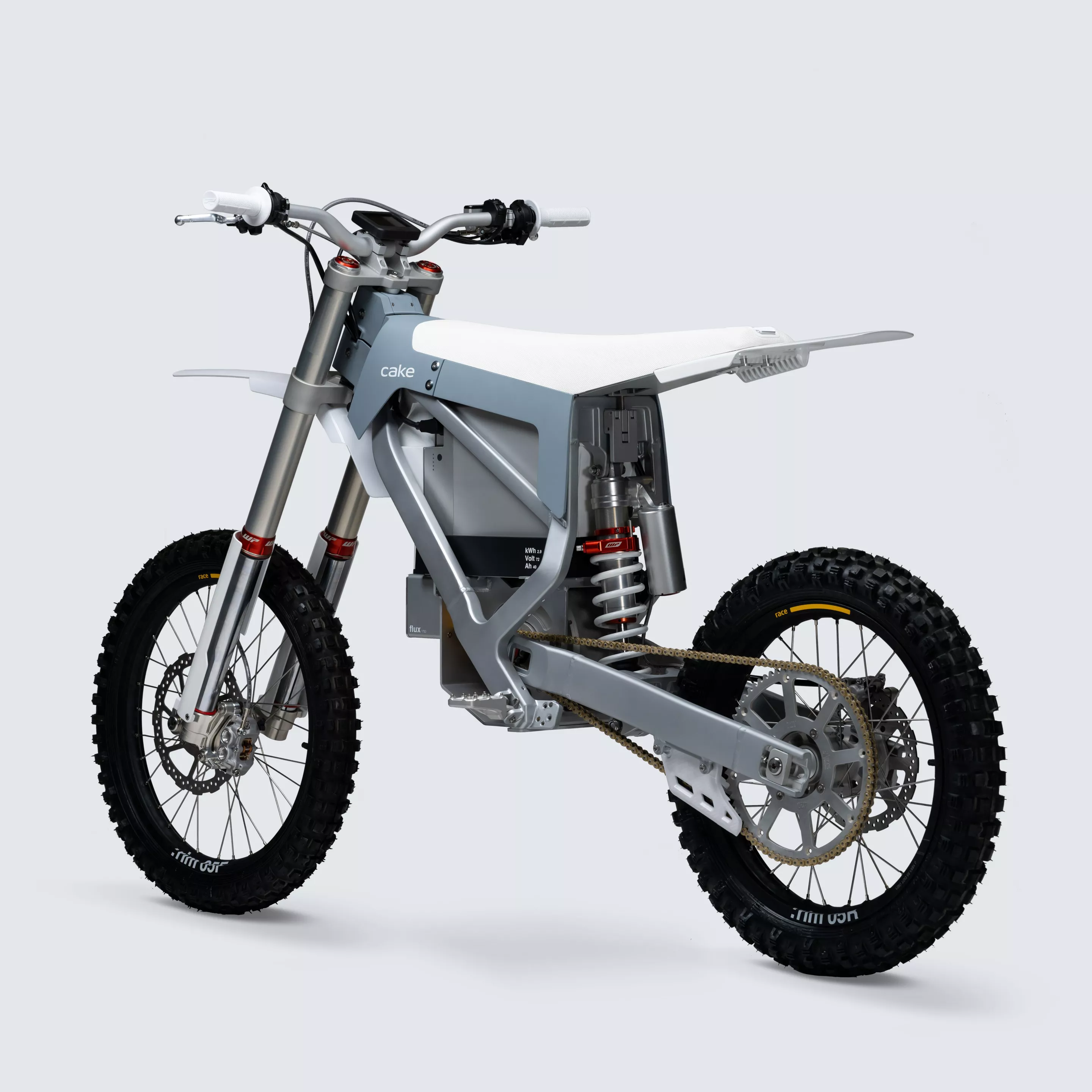 The production Bukk has a ground clearance of 955 mm and a seat height of 335 mm