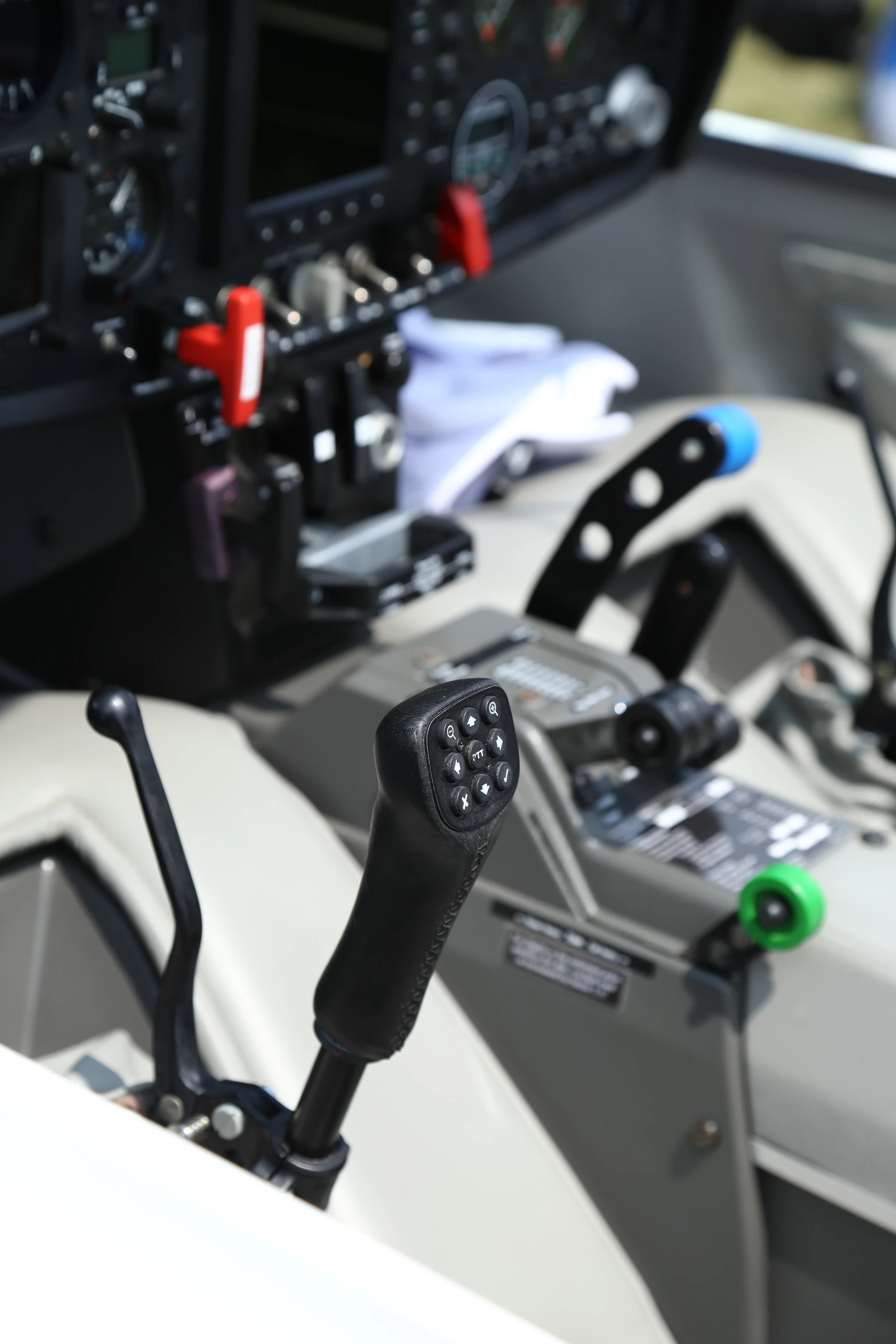 Stemme's S10 glider was part of the boutique plane exhibition at Oshkosh last week (Photo: Angus MacKenzie/Gizmag.com)