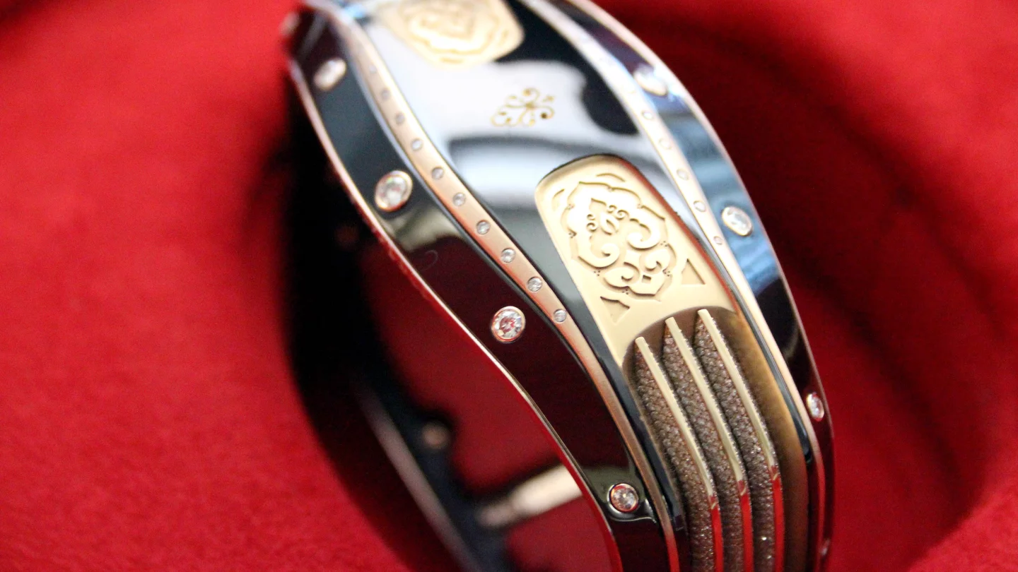 The wearable tech side of the Armill is entirely optional, and takes the form of an upgradeable module, allowing it to stay technologically relevant as time goes on (Image: Chris Wood/Gizmag)