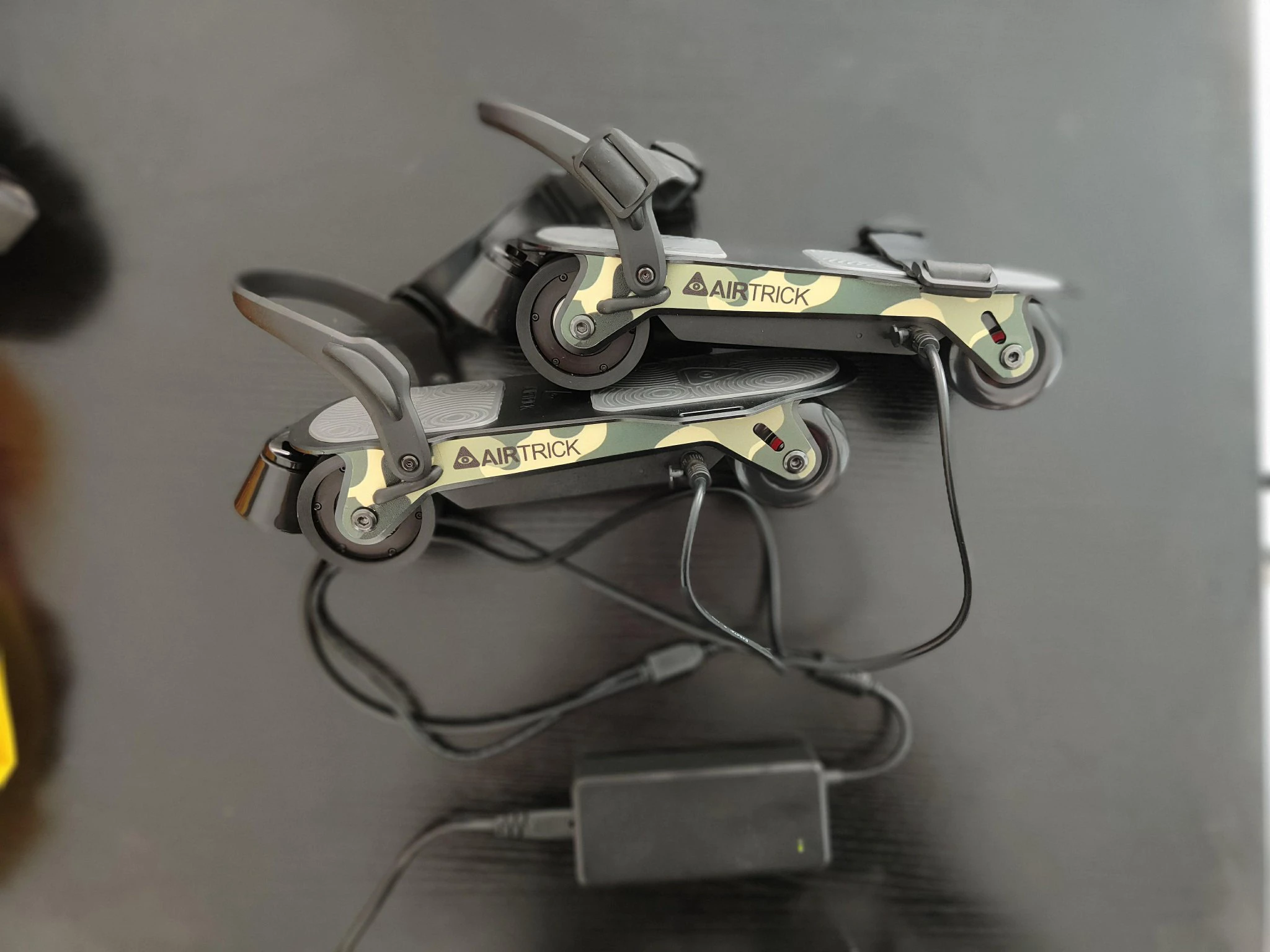 One charge of the E-Skates is claimed to deliver a range of 15 km (9 mi)