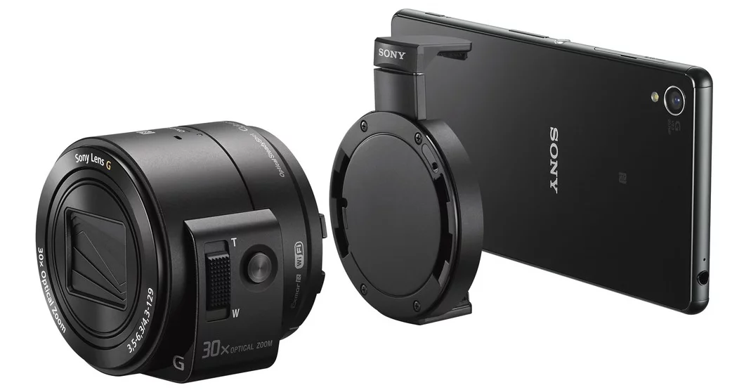 The Sony DSC-QX30 uses a 1/2.3-inch type 20.4 megapixel Exmor R CMOS sensor