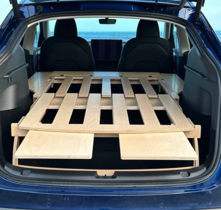 When it's time to camp, the Teraglide front panel slides out, and its left and right wings extend width