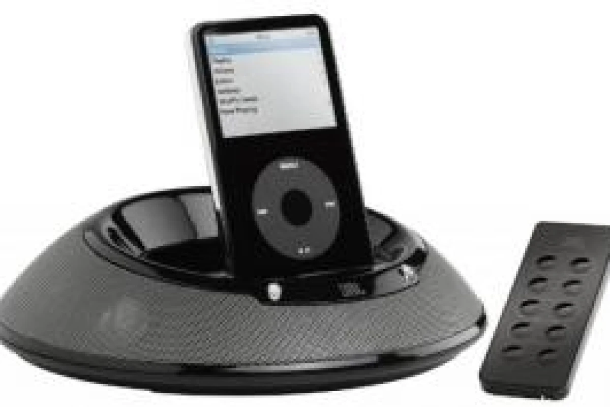 JBL's On Stage 3 iPod docking station - now fully portable and compatible with your iPhone.