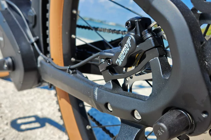 Cable management is pretty much what you'd expect on a bike that doesn't cost $7,000+