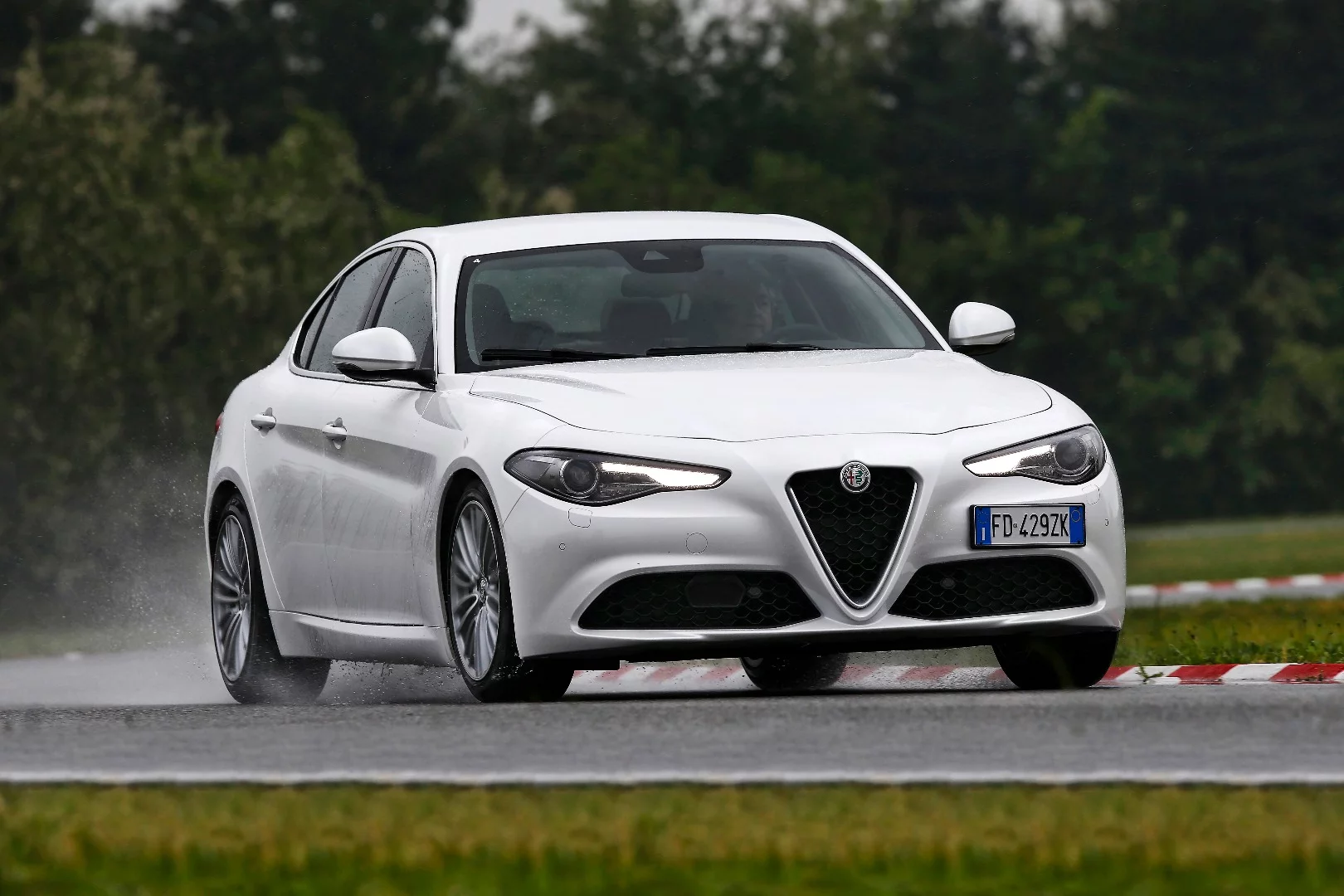 The Giulia can be specced with a six-speed manual gearbox or an eight-speed automatic gearbox