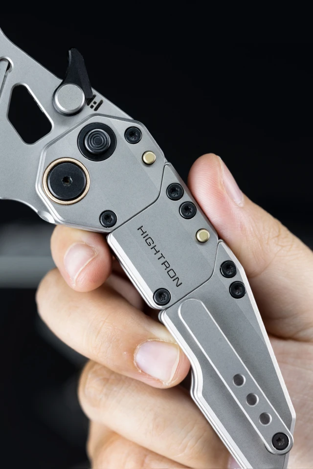 The middle section and tail end with a pocket clip extend the handle to fit your grip as you like