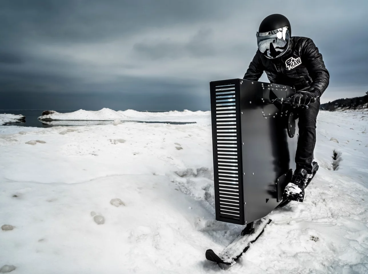 The Snoped's body is 6 inches (15 cm) wide