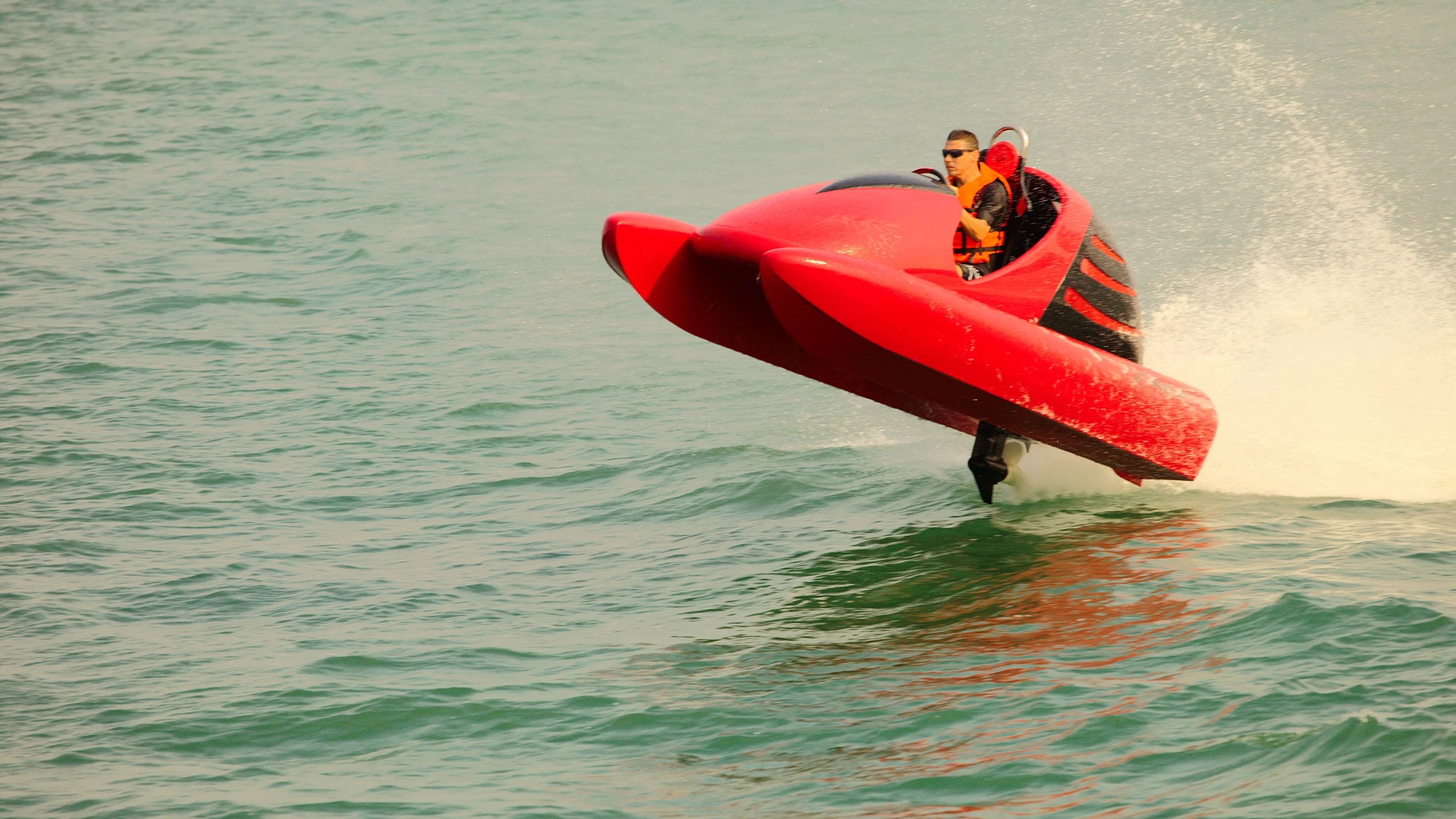 The Wokart is controlled by a centrally-located 70 hp outboard motor (Photo: Wokart)