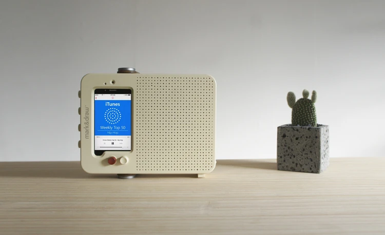 Compatible with iPhone 4, 4S, 5 and 5S, i Ready O is designed to turn your old iPhone into a retro-styled radio