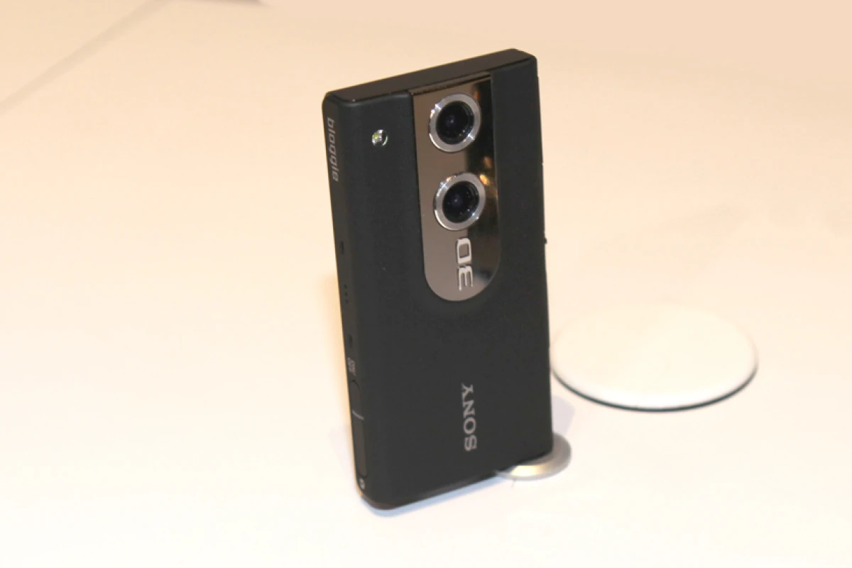 Sony Bloggie pocket-camcorder goes 3D