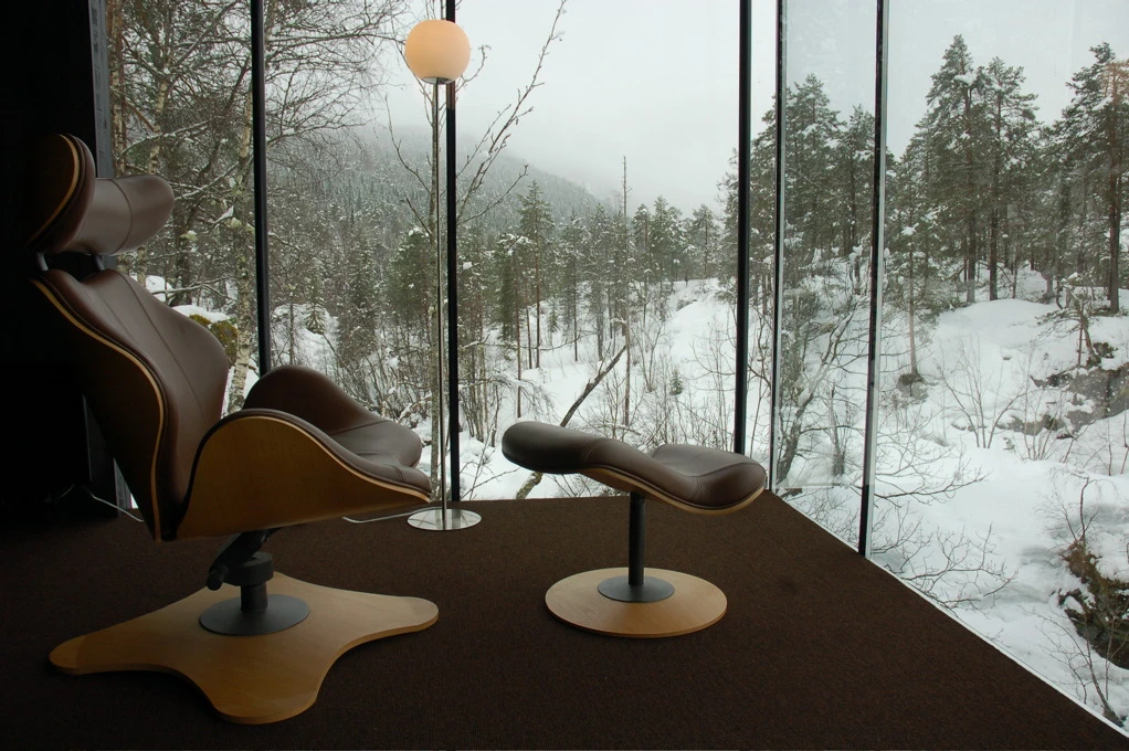 Once you step inside, the landscape seems to be magnified through the outlook of large panoramic windows