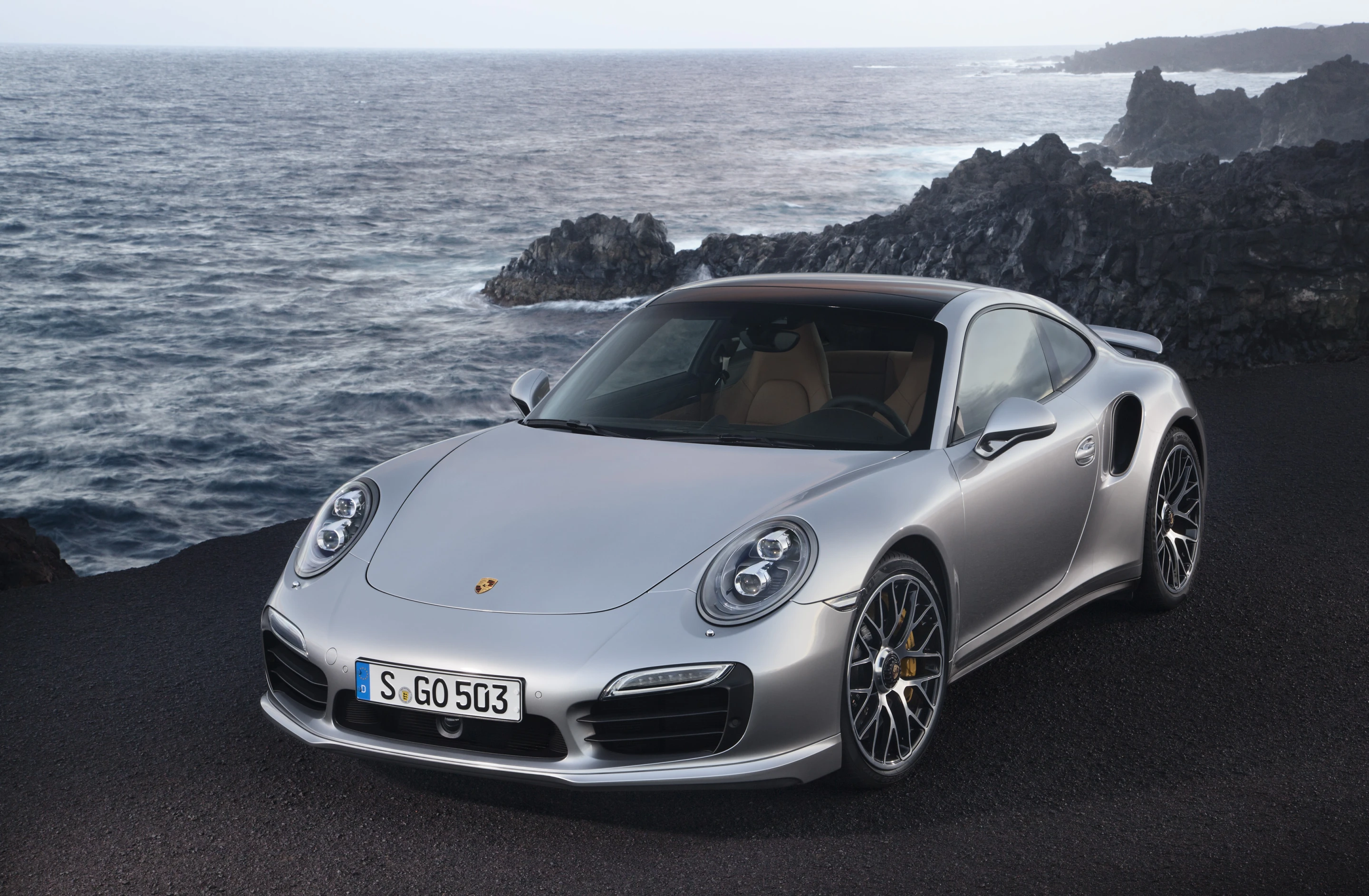 Dynamic Chassis Control (PDCC) active anti-roll system, is also being offered for the first time in the new 911 Turbo series