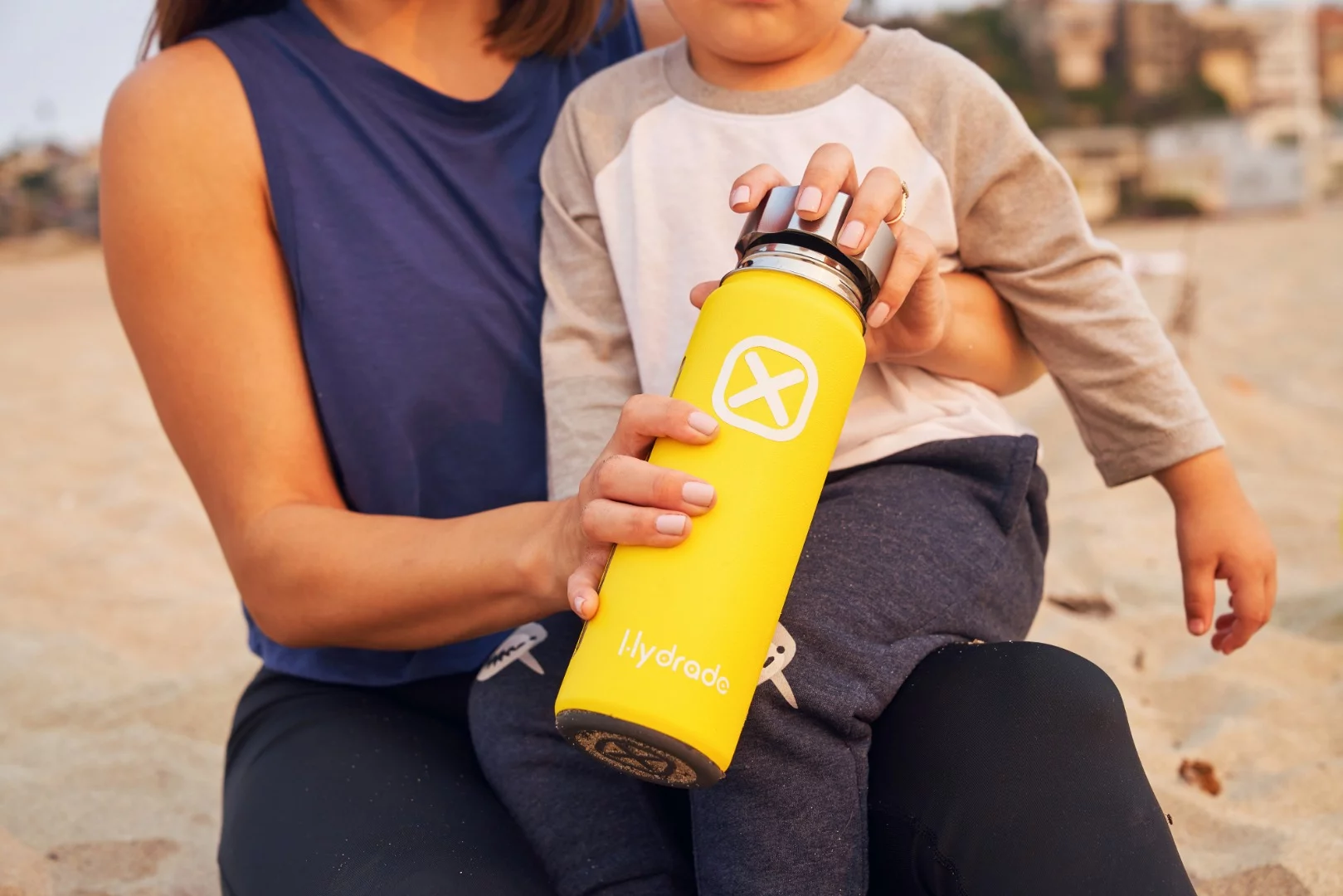 Hydrade: the double-wall, insulated smart water bottle