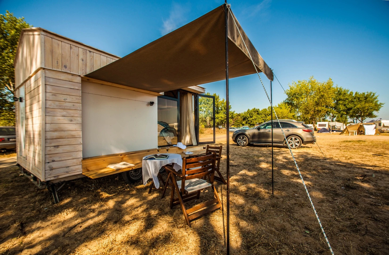 The canopy can be pitched when required