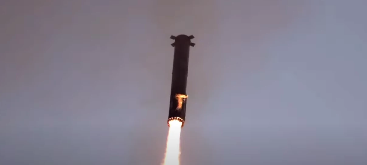 Super Heavy descending under power