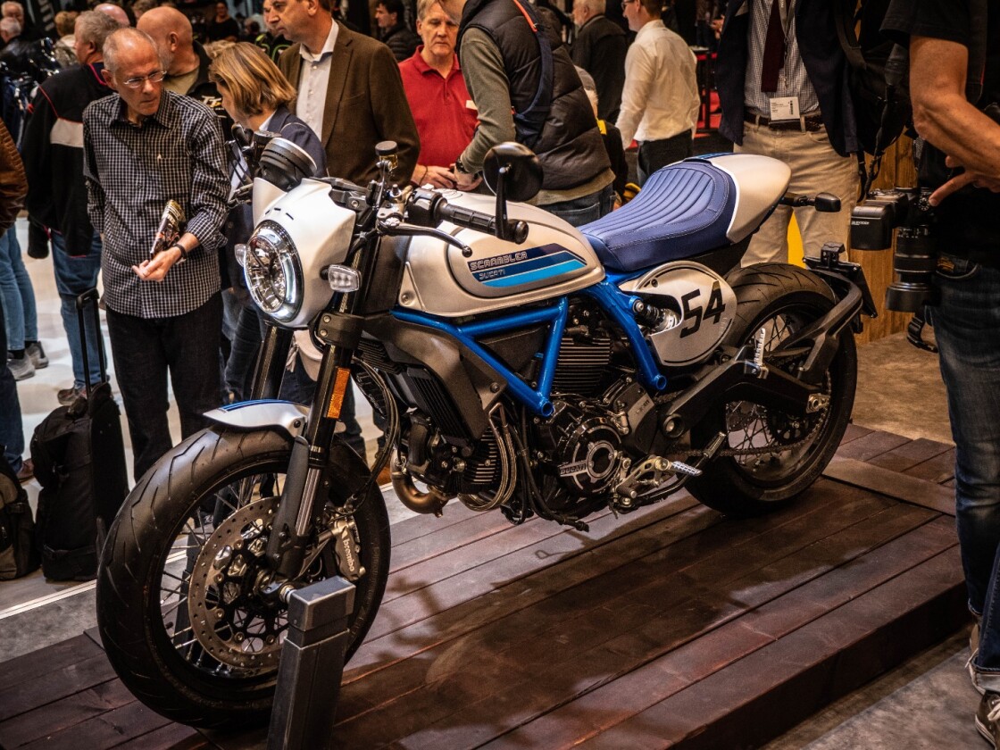 The Scrambler Café Racer references "the bikes that roared down British streets in the '60s"