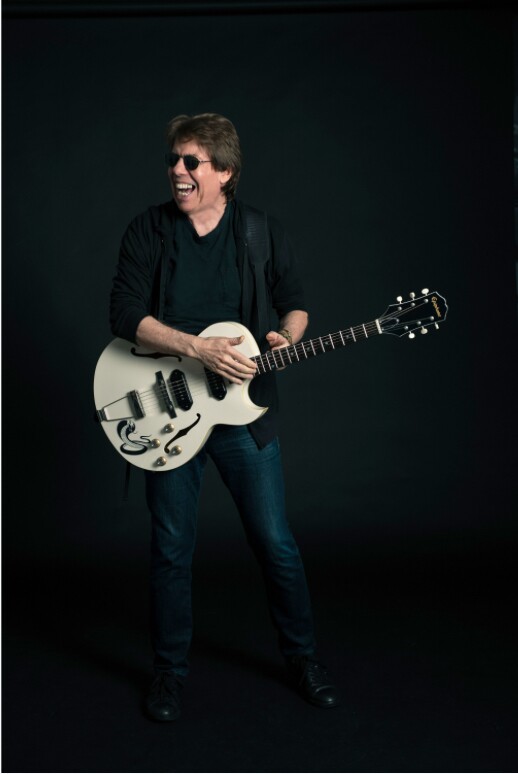 George Thorogood with his signature Epiphone "White Fang" ES-125TDC Outfit guitar