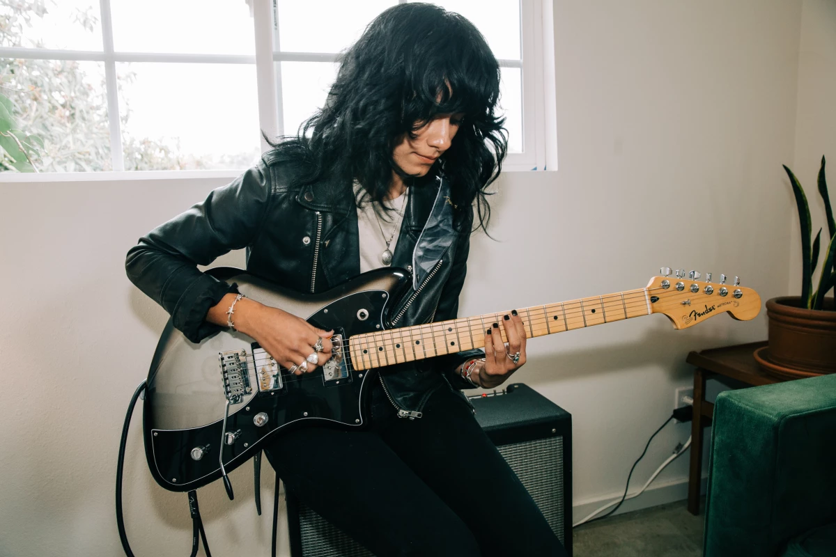 The Player Plus Meteora HH introduces a new body shape as well as a brilliant new set of coil-splitting humbucker pickups