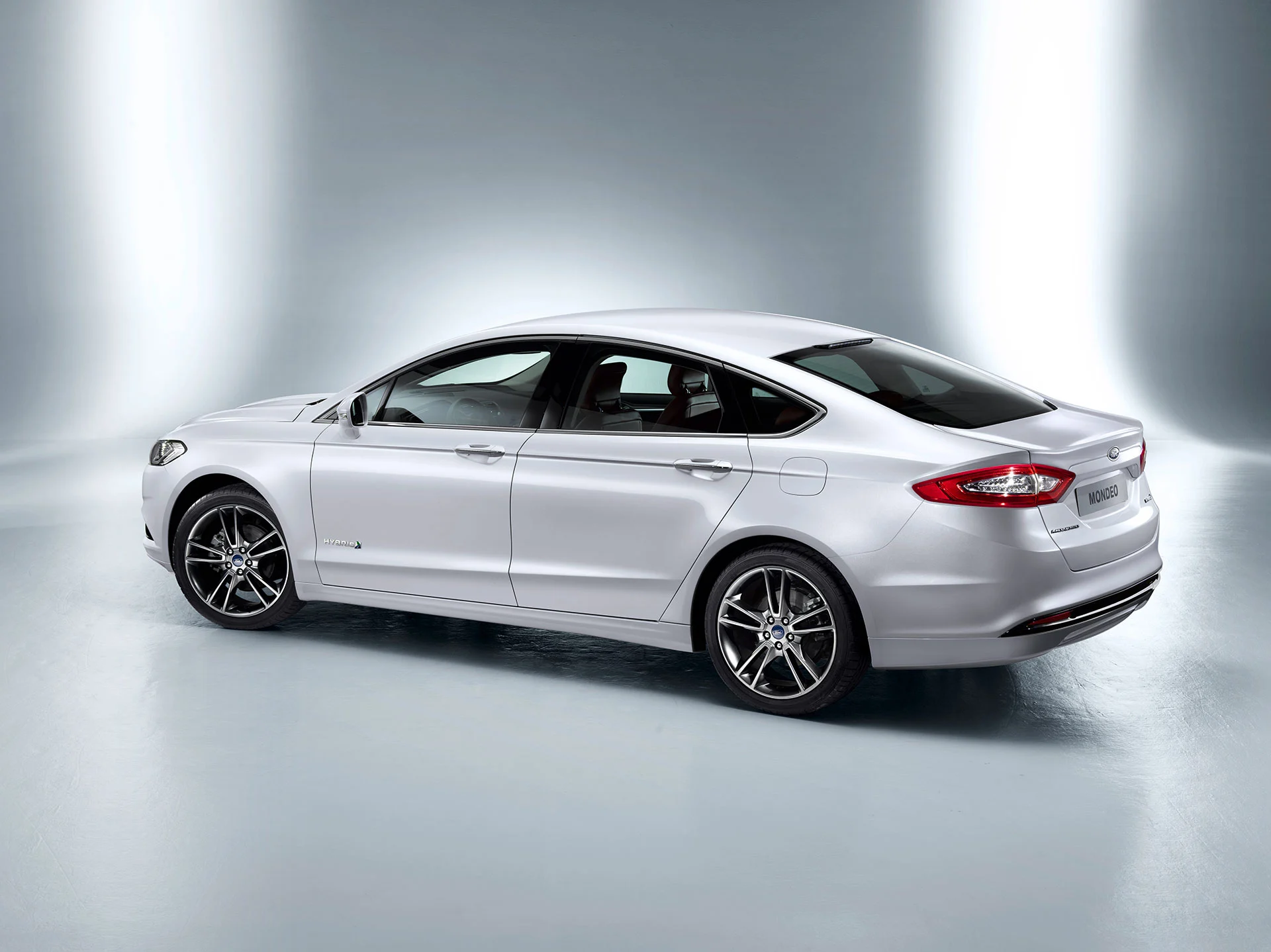 The 2013 Ford Mondeo HEV