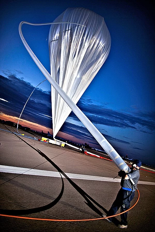 Pumping helium into the Stratos lifting balloon