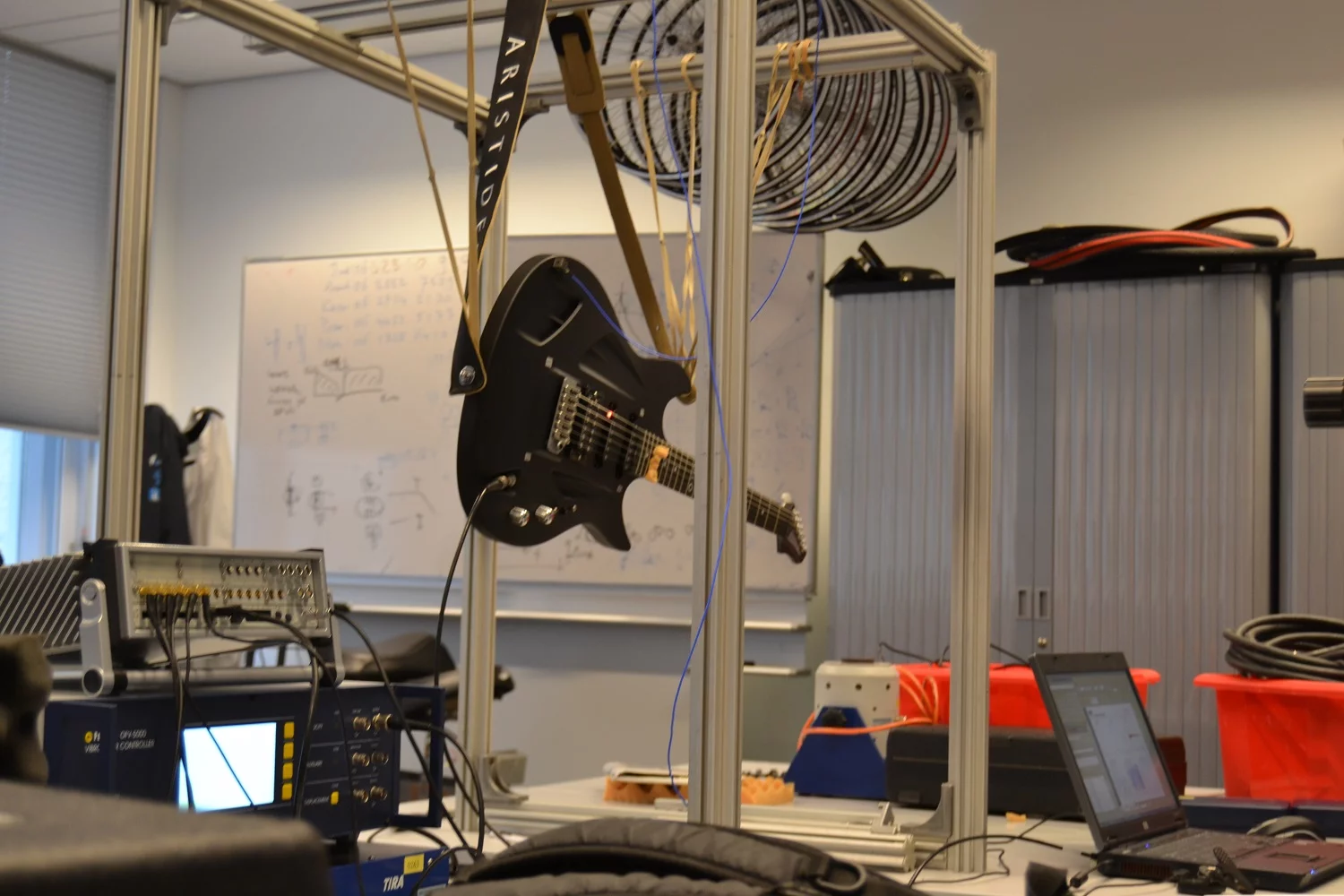 Having no fiber structure allows Arium to vibrate three dimensionally for increased volume and sustain, and the material is also less prone to seasonal changes