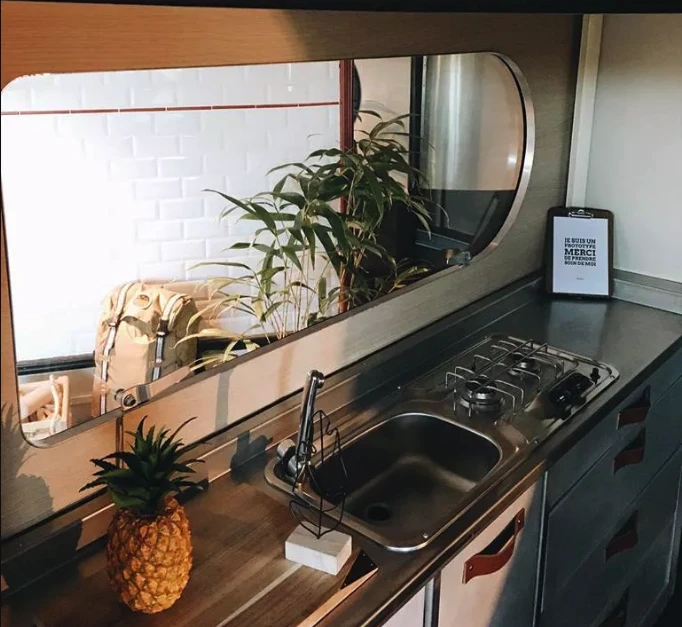 Tipoon kitchen area