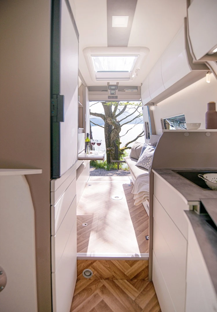 The smooth flow and wide open feel of the Frankia 7.0 Lounge is evident in the photos