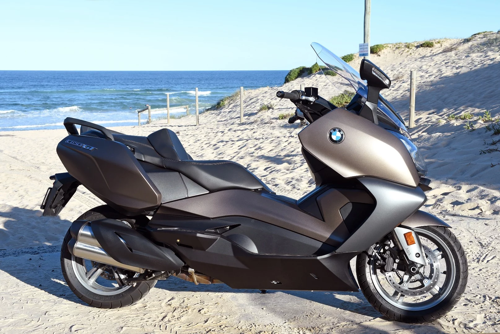 BMW's C650 GT: almost looks like it's carrying panniers
