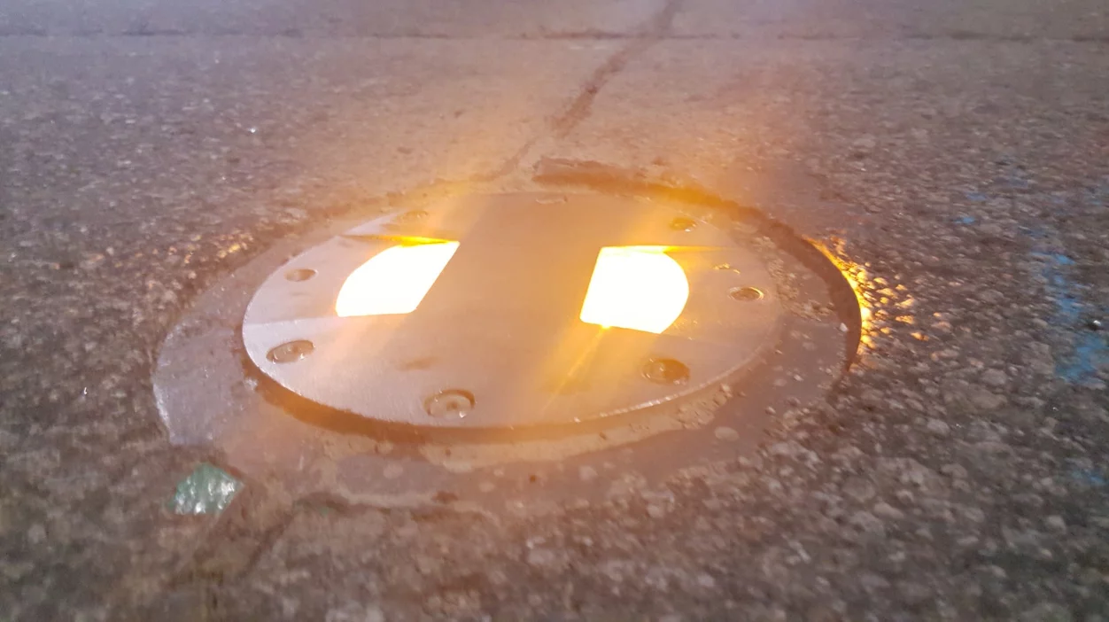 A closer look at one of the embedded LEDs