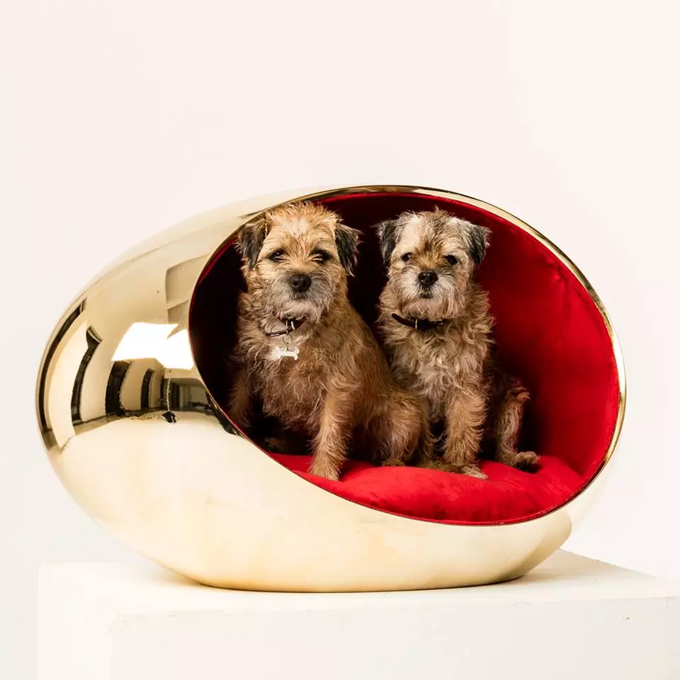 FT Architects, along with British fashion designer Bruce Oldfield, designed the Egg. It took 100 hours to design and build, and boasts a red velvet padded interior