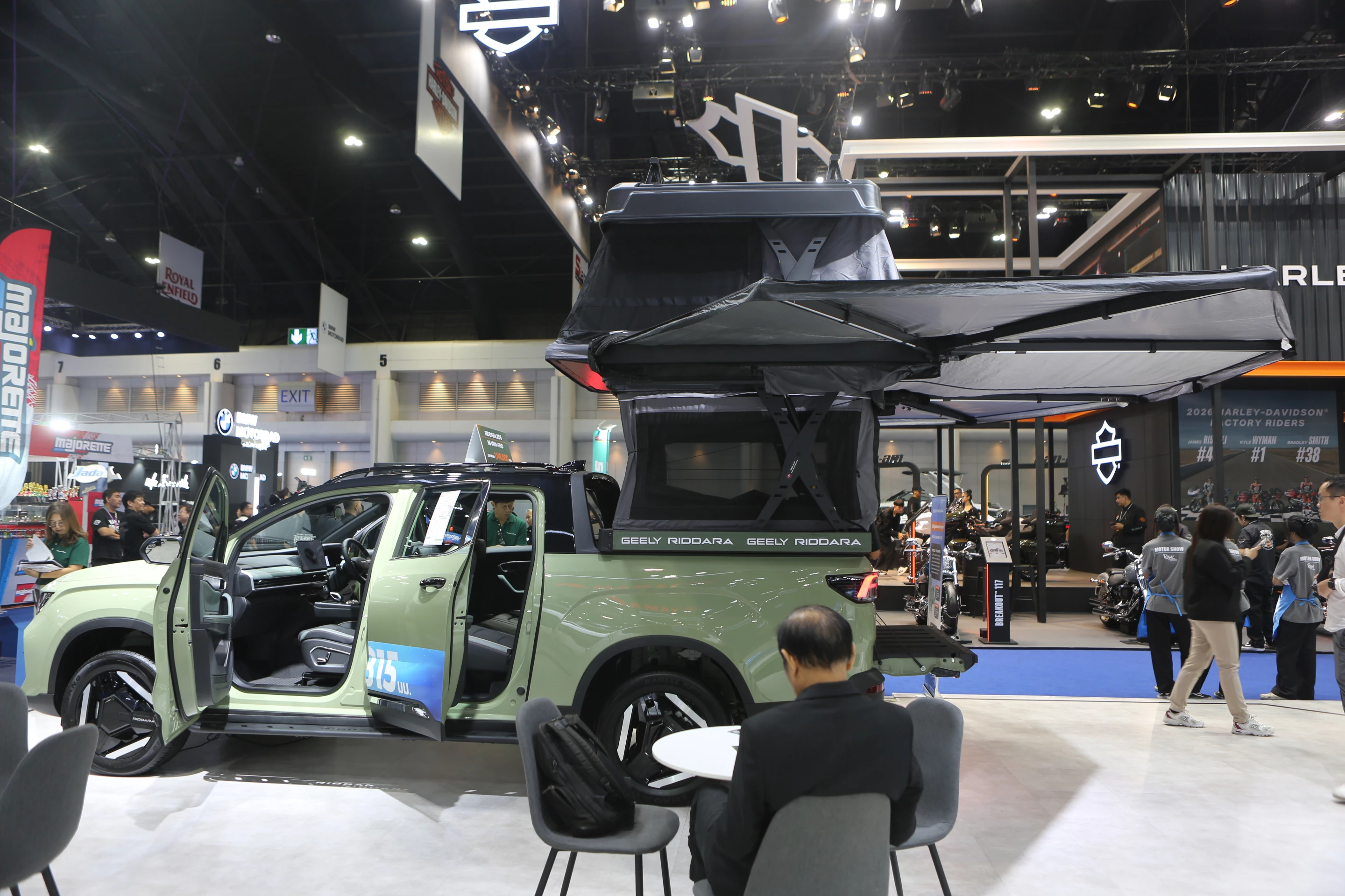 The Geely Riddara RD6 pickup truck adds two-story camping to its all-electric AWD platform loaded with V2L power capabilities. It can cross waters at deep as 32 inches (815 mm)