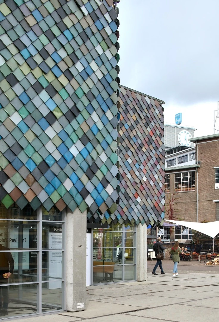 "To be clear, 100 percent of the materials were borrowed: concrete and wooden beams, lighting, facade elements, glass roof, recycled plastic cladding, even the Pavilion’s glass roof, all are returned completely unharmed," says the firm