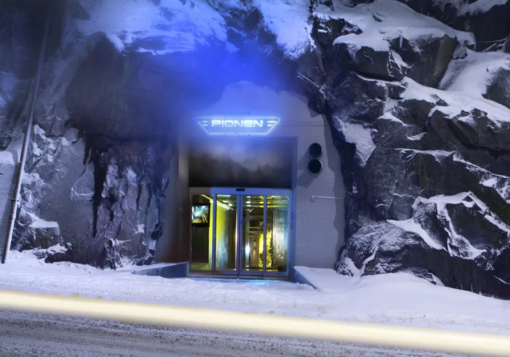 The modest, single front entrance to the bomb resistant Pionen is protected by security 24/7 (Image from Bahnhof)