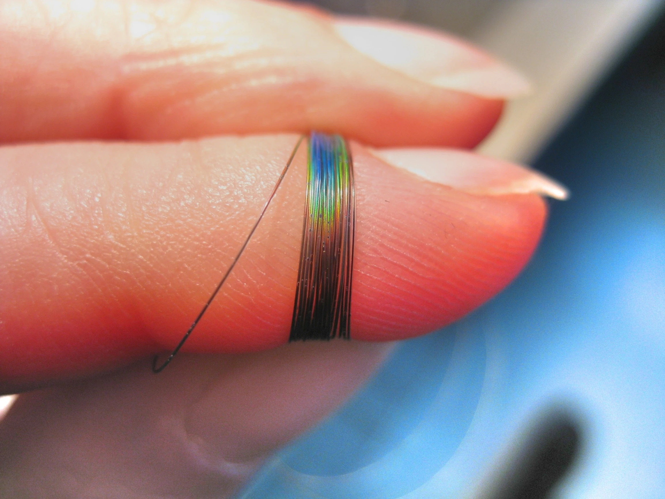The color-changing, heat-sensitive fiber researchers plan to weave into bandages (Image: Louise van der Werff/CSIRO)