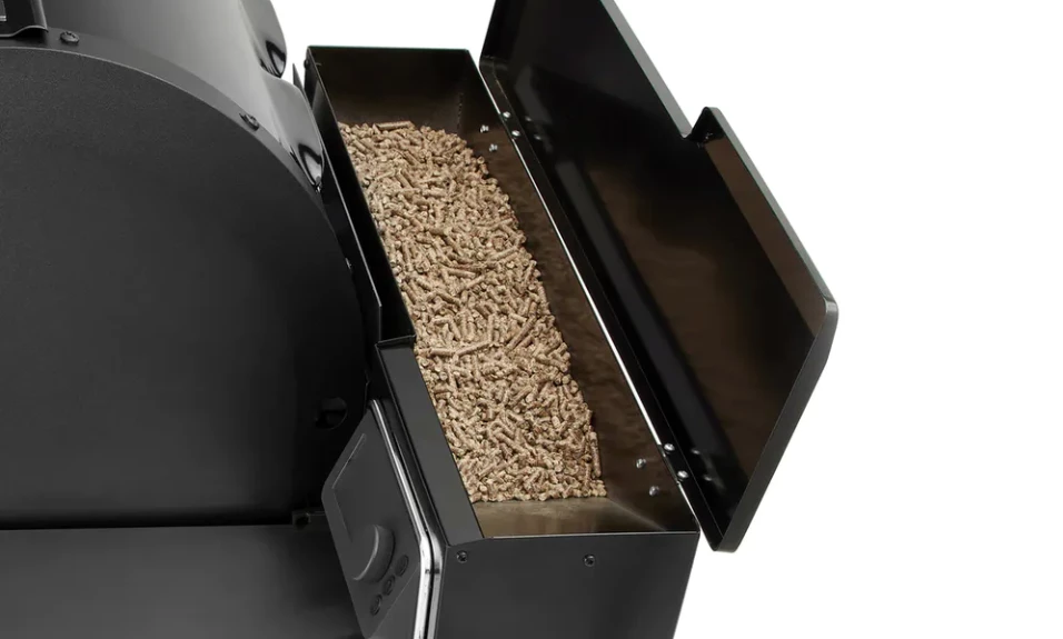 The hopper mechanism can accommodate 22 lb (10 kg) of pellets, and Weber says its specially designed gravity feeding mechanism is shorter than most