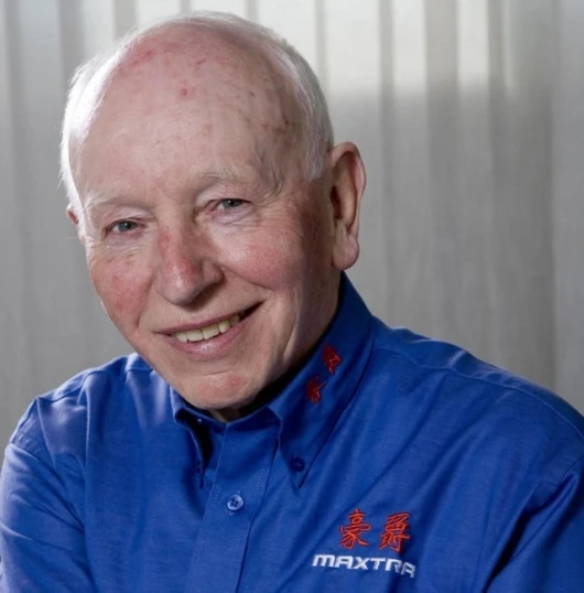 From 1958 to 1960, Surtees won 32 MotoGP races from 39 starts and made his Formula One debut at Monte Carlo in 1960.